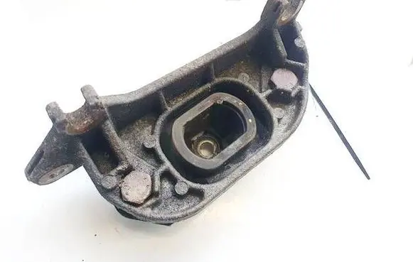 Dacia Sandero Engine mount bracket 112224729R