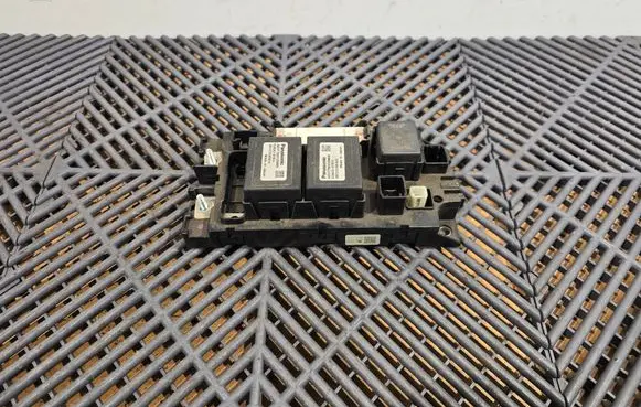 Toyota Prius (XW30) Fuse module 4A132365 9979T G92Z147020