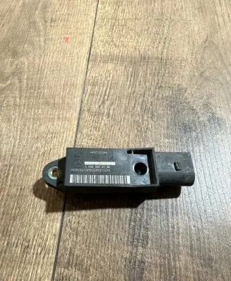Mercedes-Benz E W211 Airbag deployment crash/impact sensor A0028202726 25571203A4