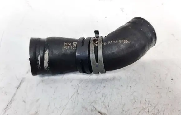 Engine coolant pipe/hose