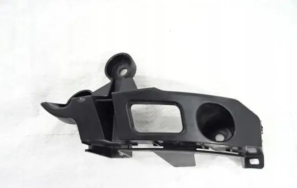 Rear bumper mounting bracket