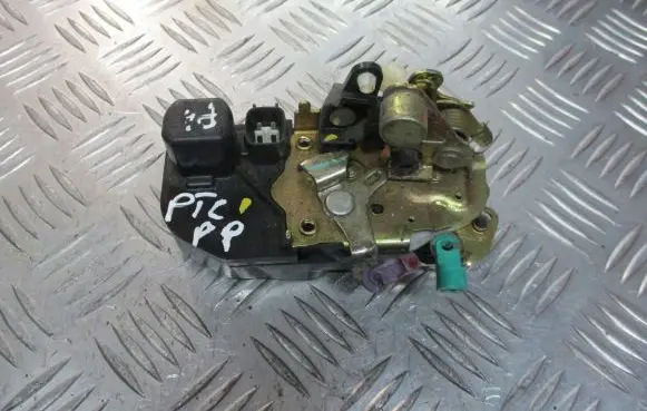 Chrysler PT Cruiser Front door lock
