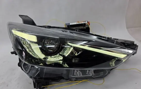 Mazda CX-3 Headlight/headlamp D10E51030