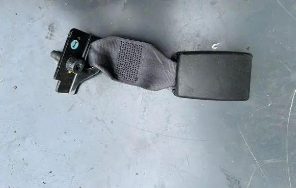Fiat 500 Rear seatbelt buckle 1RU85JXWAD 21716105 6199857