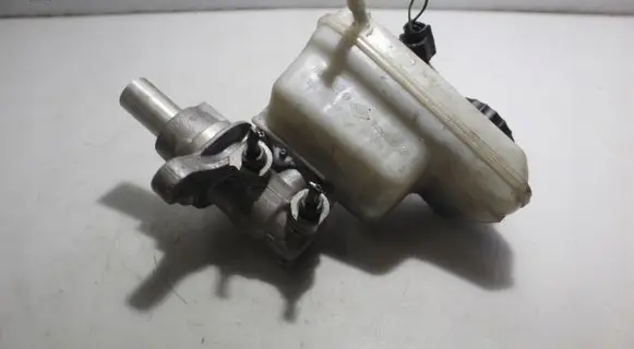 Renault Laguna III Master brake cylinder 02982B640