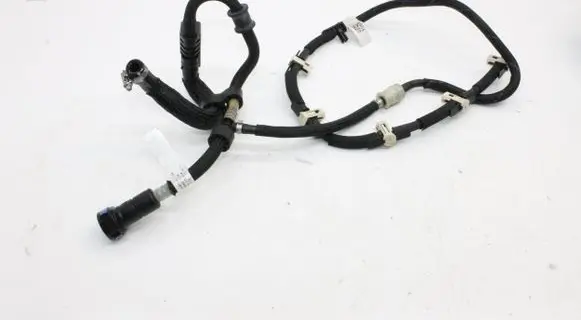 BMW 6 G32 Gran Turismo Fuel injector supply line/pipe 8598175