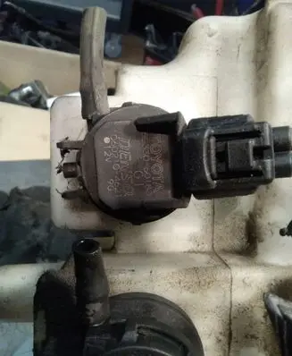 Toyota Prius (XW20) Headlight washer pump 853306018