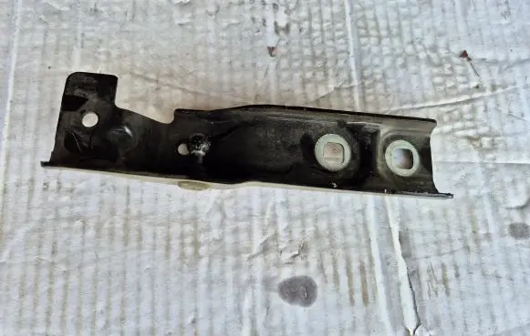 BMW X1 F48 F49 Fender mounting bracket 7435945
