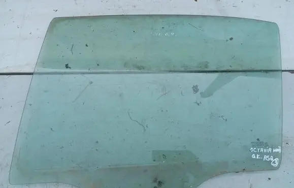 Skoda Octavia Mk2 (1Z) Rear side window 43R00048 DOT24M68AS2 AS2