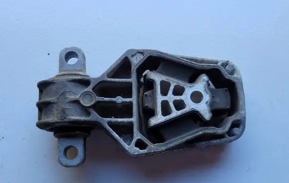 Mercedes-Benz B W246 W242 Engine mount bracket A2462401209