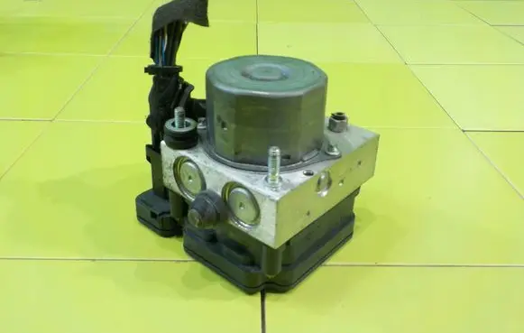 Opel Meriva B ABS Pump 13440976