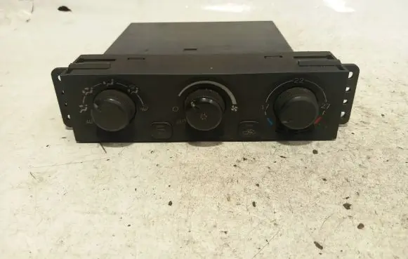 Mitsubishi Pajero Climate control unit MR500646 1464308800