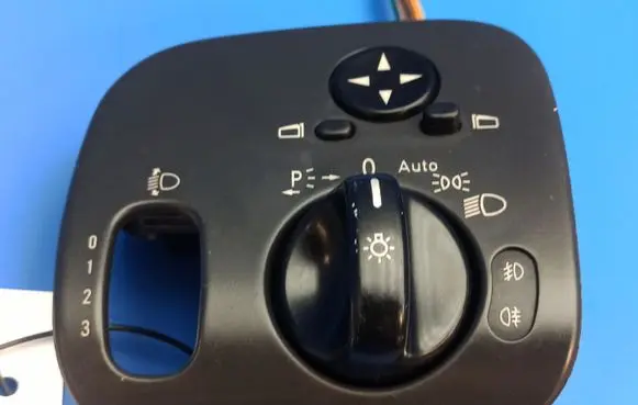 Mercedes-Benz C W203 Light switch A2035451404