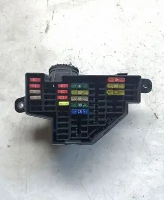 Volkswagen Golf VI Fuse module 25031004815