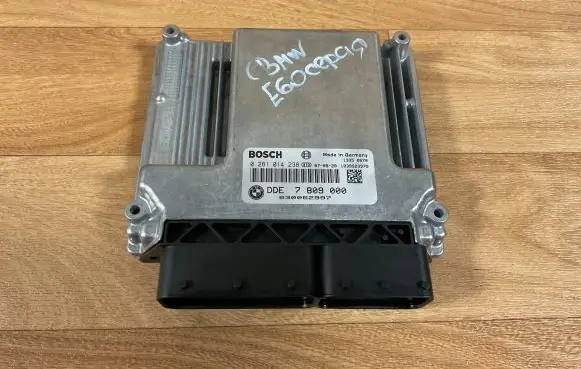 BMW 5 E60 E61 Engine control unit/module 7809000 030062997