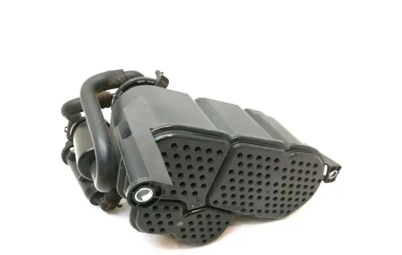 Active carbon filter fuel vapour canister