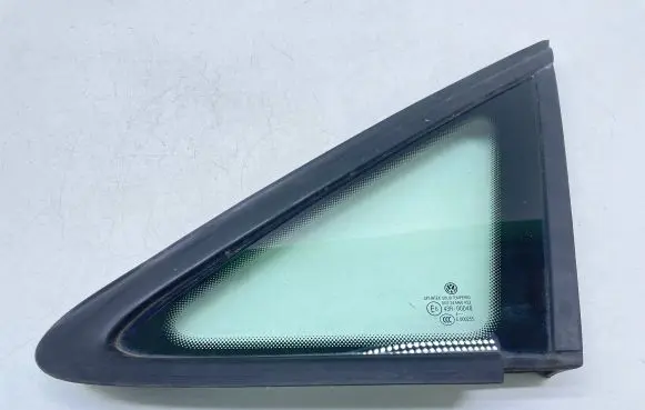 Volkswagen Touran I Front triangle window/glass 1T0845411