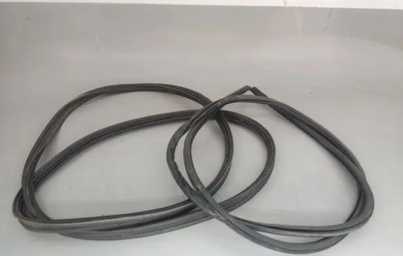 Lexus RX 450H Seal rubber (tailgate) EPDM 0C280132F9
