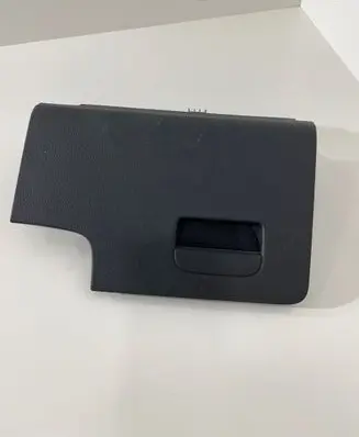 Volkswagen Tiguan Glove box 5M1858719 5M1857921
