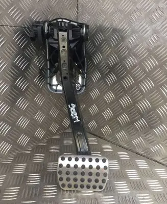 Mercedes-Benz E W214 Accelerator throttle pedal A2232900000CZ
