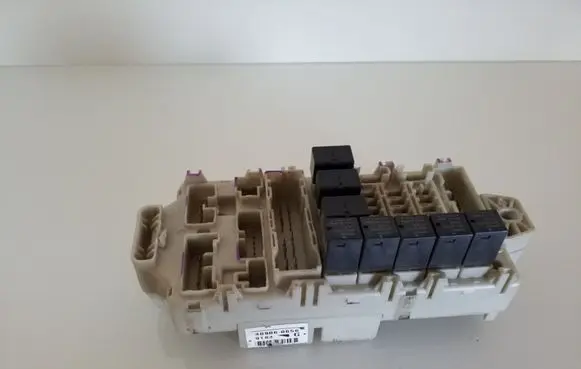 Mitsubishi Grandis Fuse module 409060656