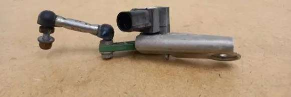 Tesla Model S Headlight/headlamp level sensor 15160101482