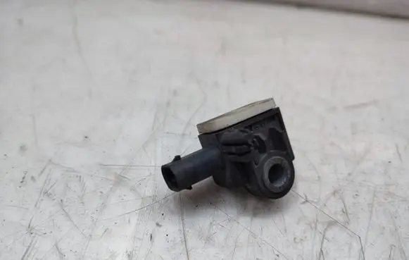 Mercedes-Benz GL X166 Airbag deployment crash/impact sensor A1668210151