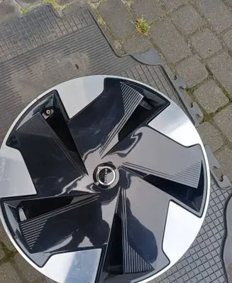 Volvo EX30 R19 alloy rim 80000286