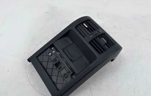 Volkswagen PASSAT B6 Rear air vent grill 3C0863615
