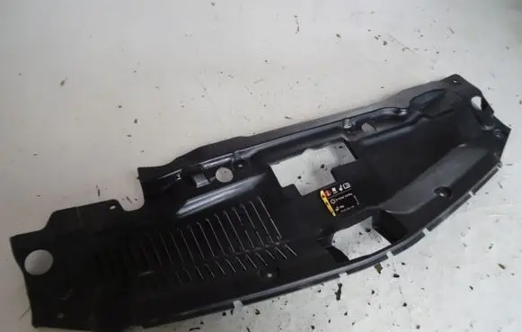 Opel Mokka Radiator trim 95079808