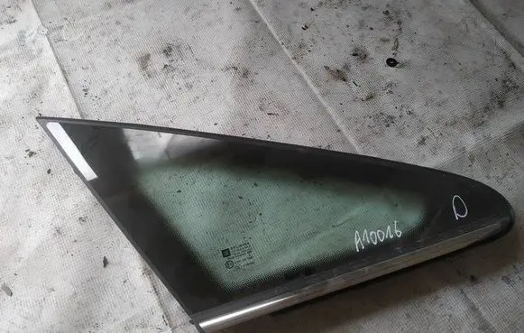 Opel Zafira B Front triangle window/glass as2
