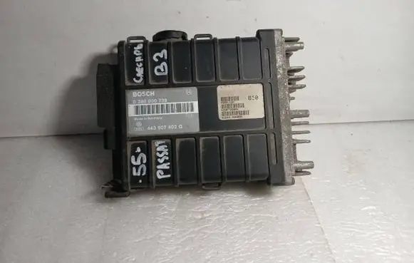 Volkswagen PASSAT B3 Engine control unit/module 0280000739 443907403G