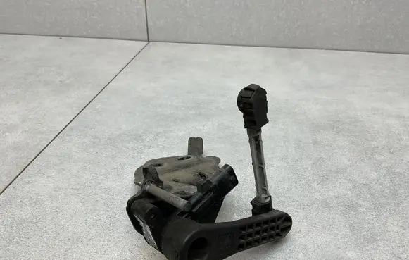 Peugeot 2008 II Headlight/headlamp level sensor 9824501180