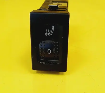 Volkswagen PASSAT B5.5 Seat heating switch 3B0963563G