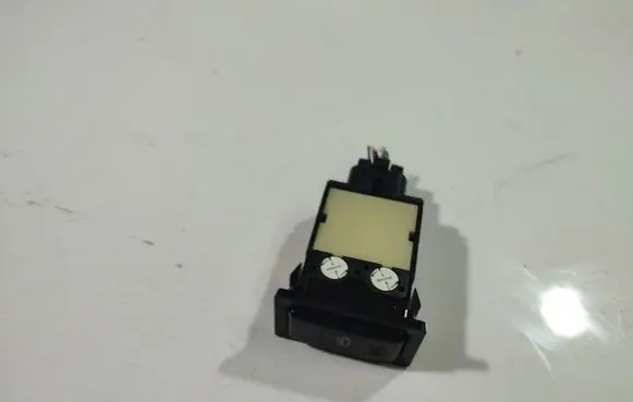 Toyota Avensis T250 Windscreen/window heater switch 