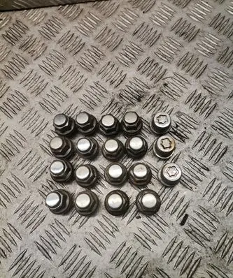 Toyota Prius (XW20) Nuts/bolts 