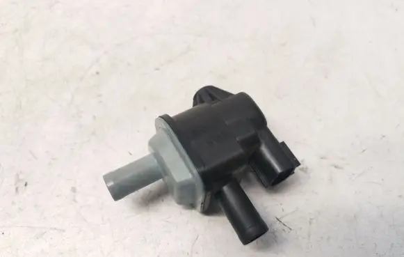 Mazda CX-3 Vacuum valve 1362007230 PE0118751