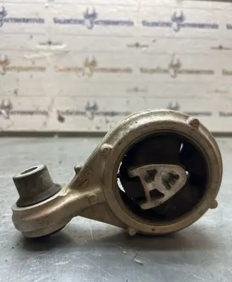Nissan X-Trail T32 Engine mount bracket Dt2jy01a