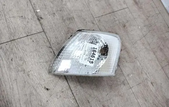 Volkswagen PASSAT B5 Front indicator light 