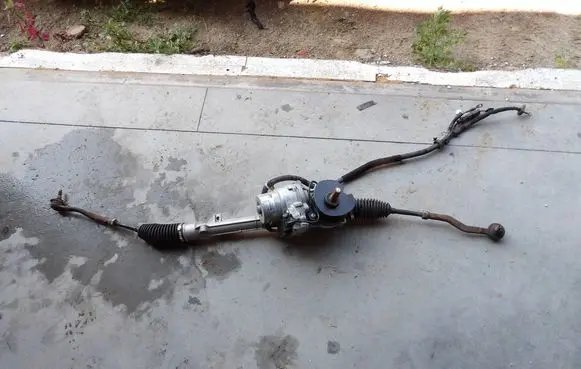 Peugeot 208 Steering rack 6700002757
