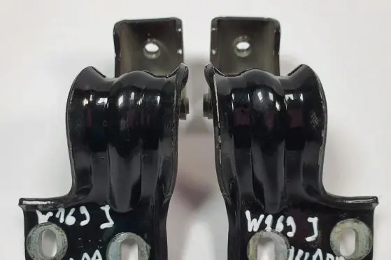 Mercedes-Benz A W169 Tailgate/trunk/boot hinge A1697400837