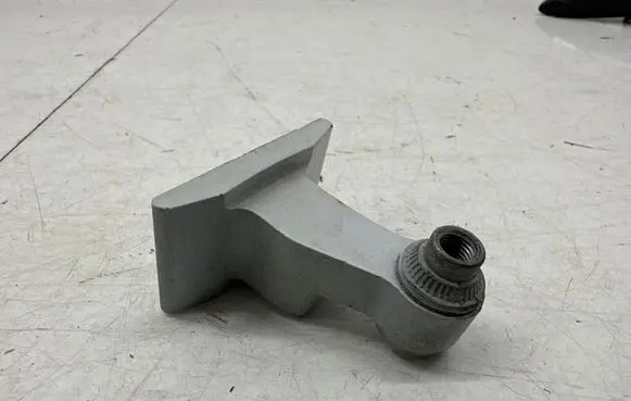 BMW 1 F40 Front door lower hinge 