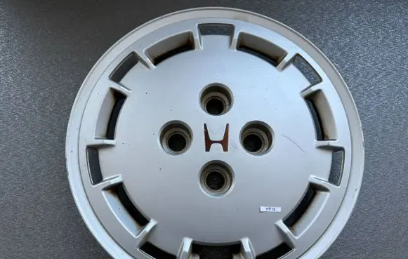 Honda Prelude R13 wheel hub/cap/trim 42700-SB0-970