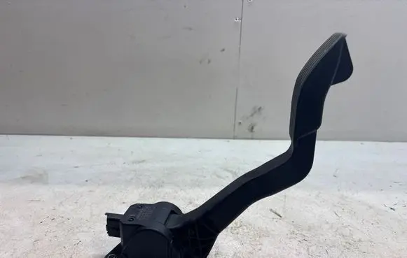 Peugeot 207 Accelerator throttle pedal 9680756880
