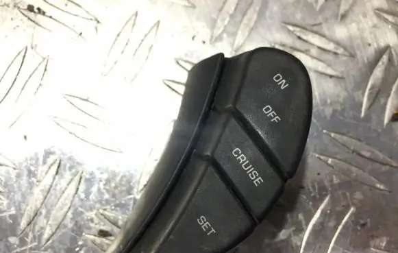 Chrysler 300M Cruise control switch 04760353ad