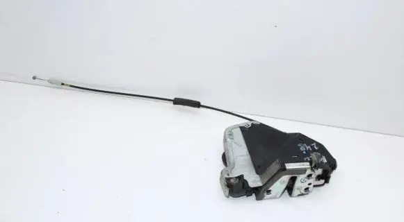 Lexus CT 200H Front door lock