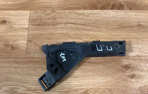 Opel Insignia A Front bumper mounting bracket 13238444