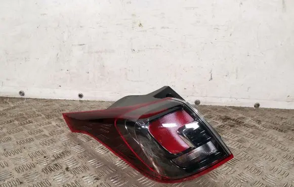 Opel Crossland X Rear/tail lights 39137519