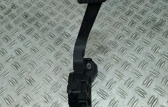 Mitsubishi Space Star Accelerator throttle pedal 1600A093