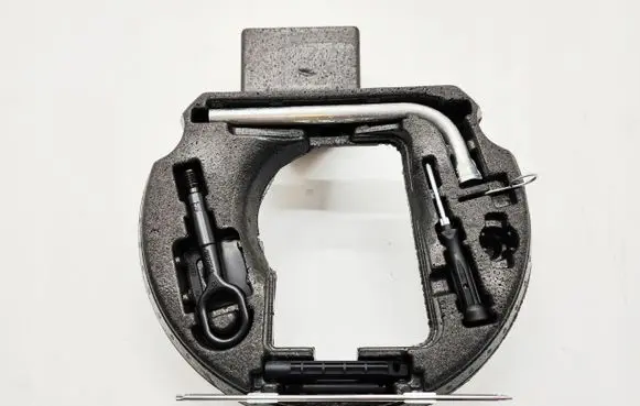 Audi A6 S6 C7 4G Tool set 4G0012109F